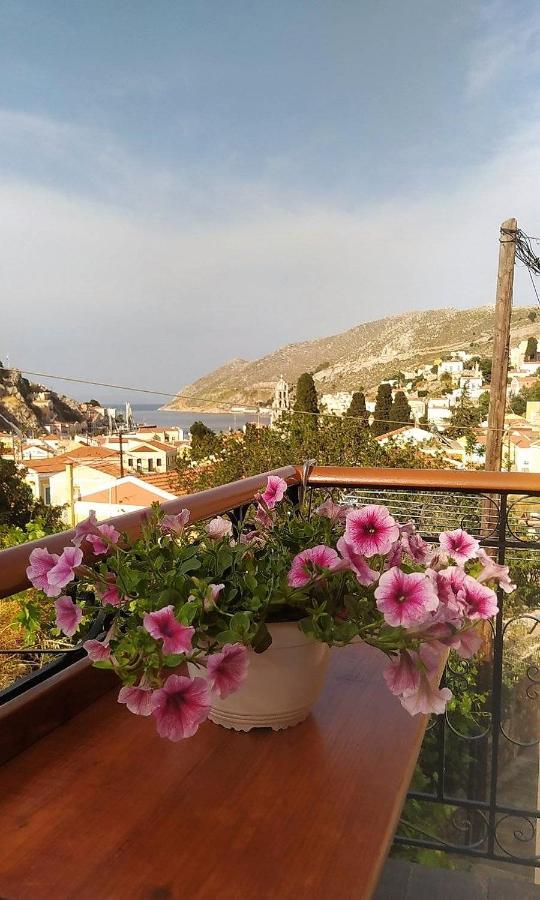 Apartamento Grandma'S House Symi Exterior foto